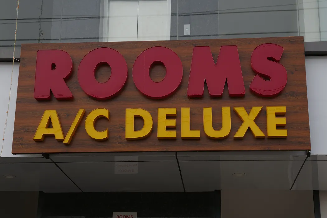 Vaishali Comforts AC Deluxe Room in Arasinakunte, Nelamangala Town,